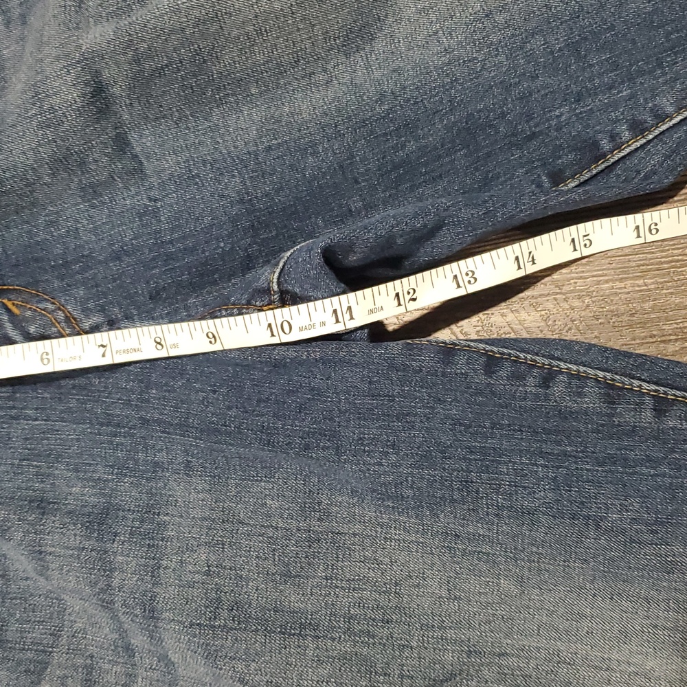 Levi 515 boot cut womens size 12M Blue Jeans Casual Medium Wash Distressed - Picture 5 of 12